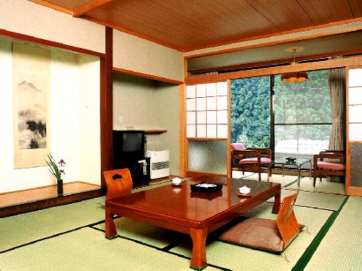 和室10畳（新館タイプ）.