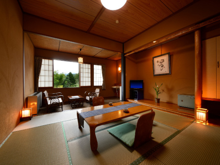 【美風館】本畳 8畳〜16畳+広縁 (トイレ・洗面付）木造建築.