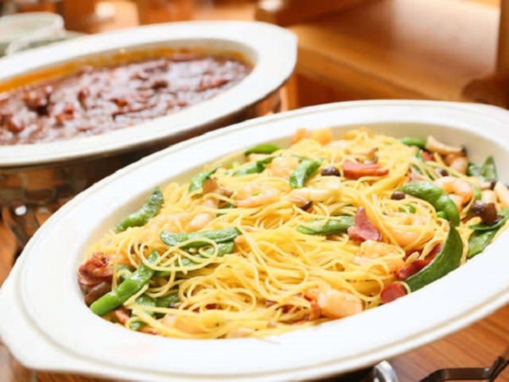 夕食バイキング⑤日替わりパスタ。連泊でも２つの味を楽しめます♪
