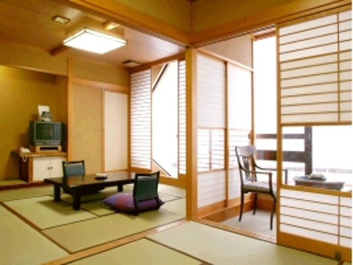 和室二間（１０畳＋６畳）