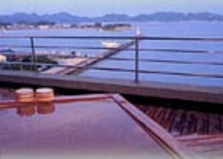 海の見える露天風呂付き展望大浴場 