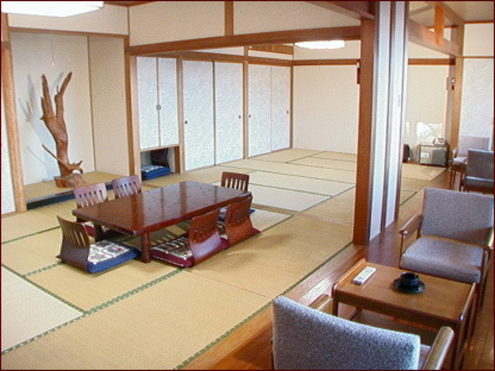 和室20畳（10畳二間のお部屋です） 河口湖＆富士山ビュー.