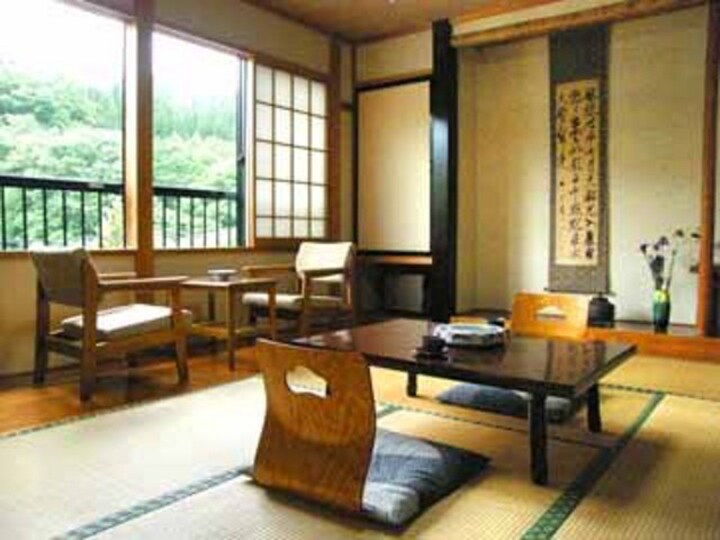 落ち着いた雰囲気の純和風1階のお部屋（和室6畳/トイレなし）