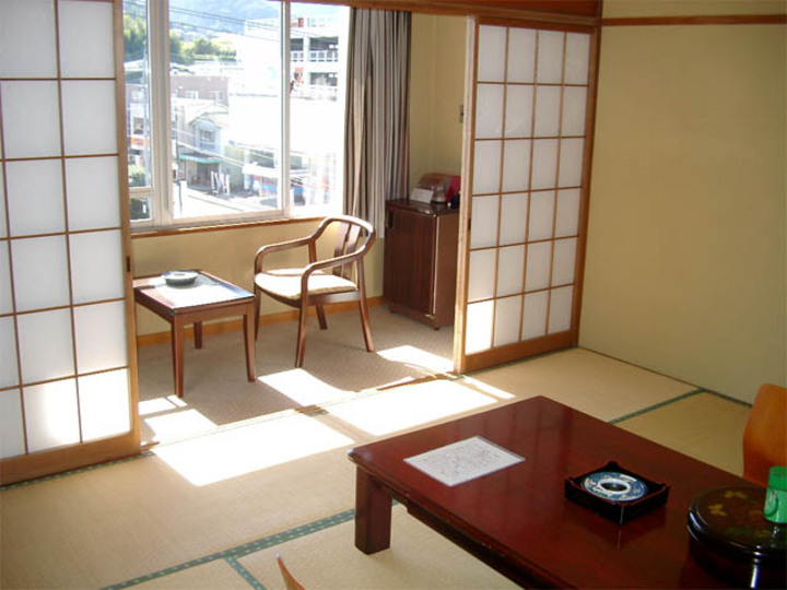 本館和室８畳（バスなし）※LAN回線完備