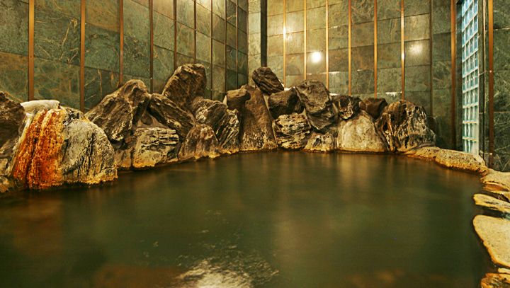 三徳川の清流のもと三朝温泉は世界一のラジウム温泉です。