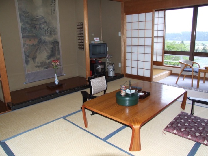 和室客室（バストイレ付き）.