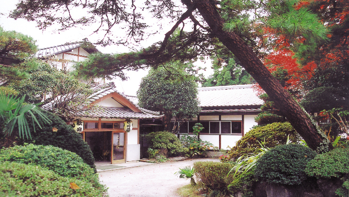 料理旅館　巴川荘