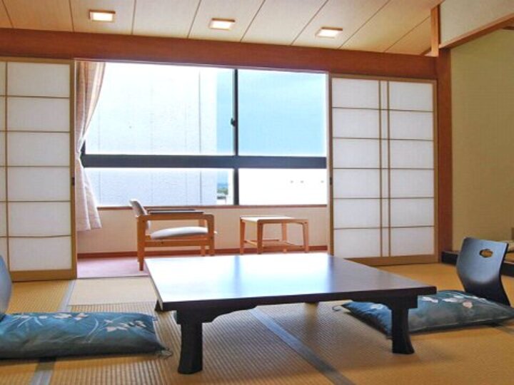 広々泊まれる 和室10畳（トイレ付き）.