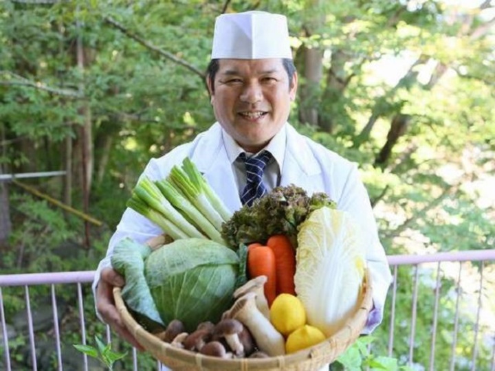 【料理長　曽根明郎】