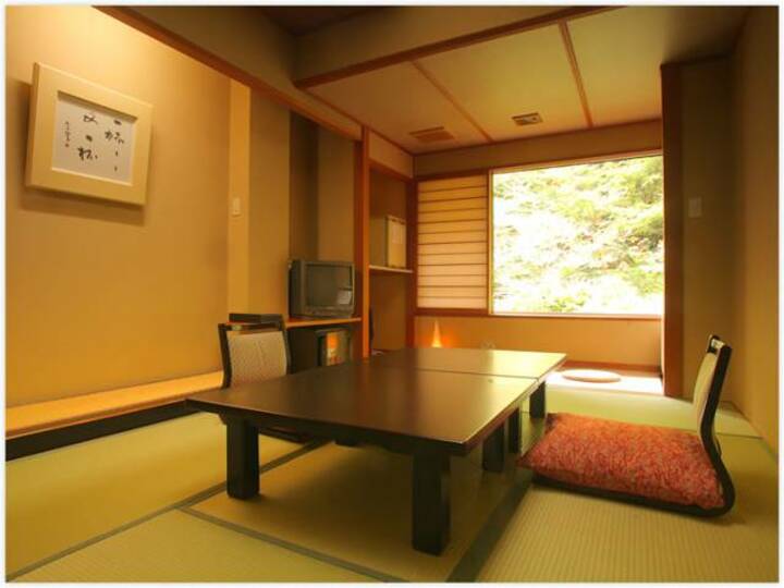 新館和室8畳（トイレ付）