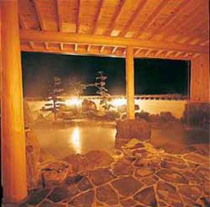 露天風呂　男湯「七万石の湯」・女湯「岬の湯」