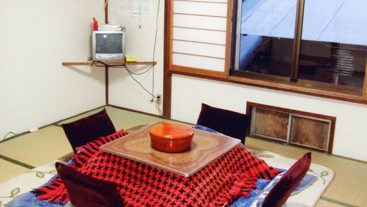 客室一例。（6畳）温かみのある家庭的な宿です。