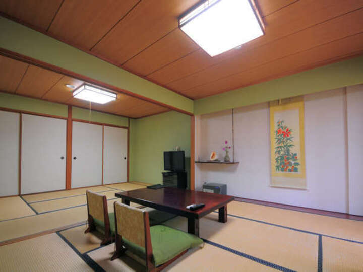 和室１４畳トイレ付き２間.