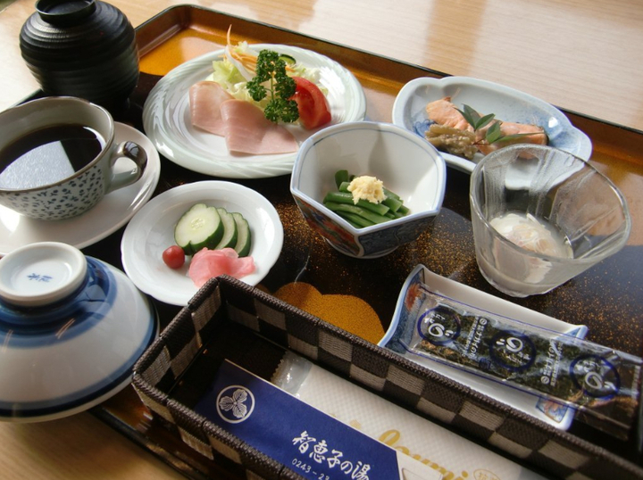 朝食
