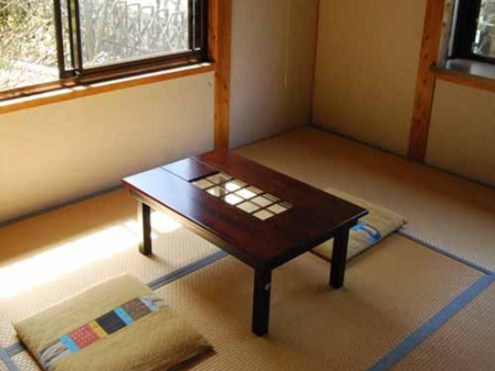 山里でのんびりくつろげる和室