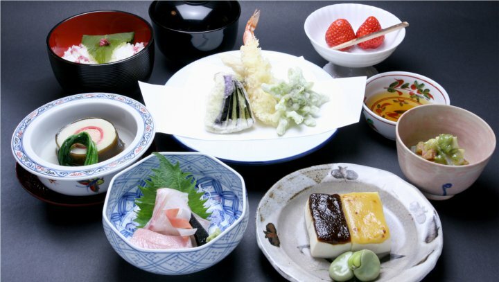 京都料理委員組合にも加盟しており伝統を継承しております