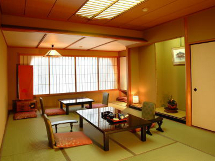 ■鹿門亭■ 和室12畳 ※町側のお部屋※.
