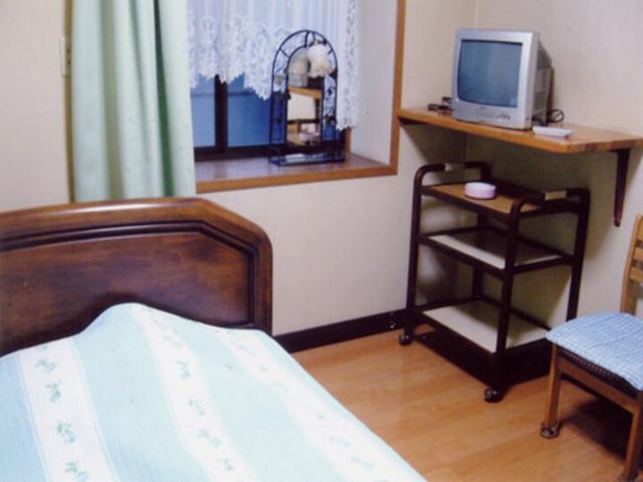 静かな癒しを感じる洋室