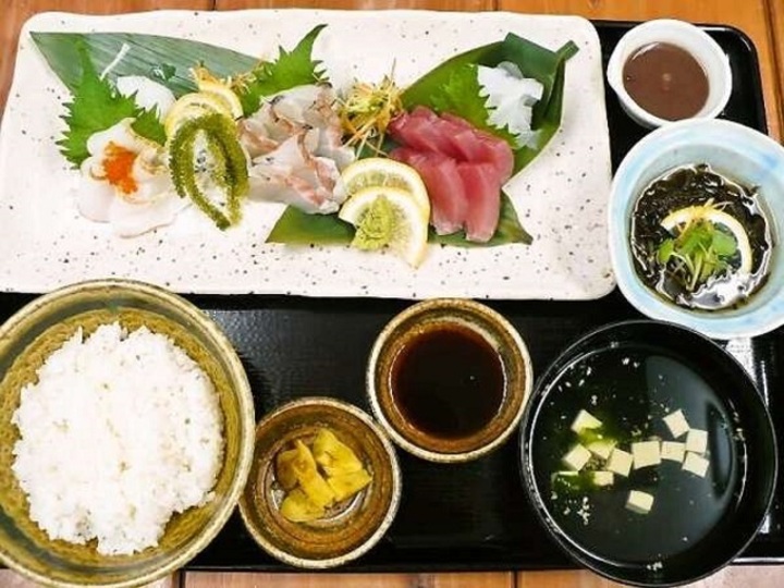 夕食メニュー一例