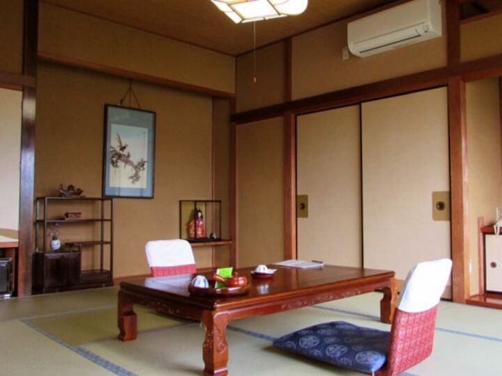 和室10畳（風呂なし・トイレ付） [禁煙]