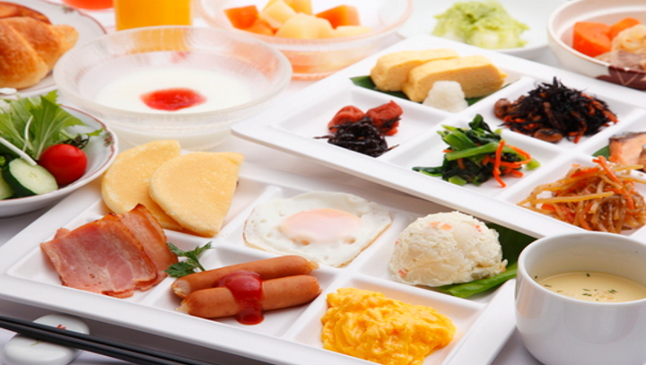 仙台の美味しい食べ物をご用意してお待ちしております。朝食の和洋バイキング大好評！
