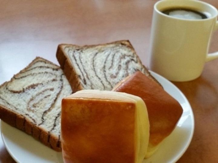 「パンとコヒーの無料サービス」