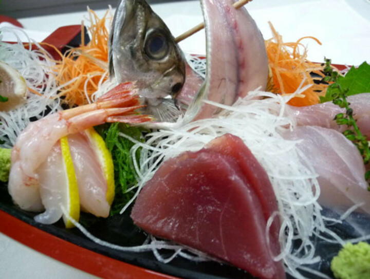 刺身の盛り合せ