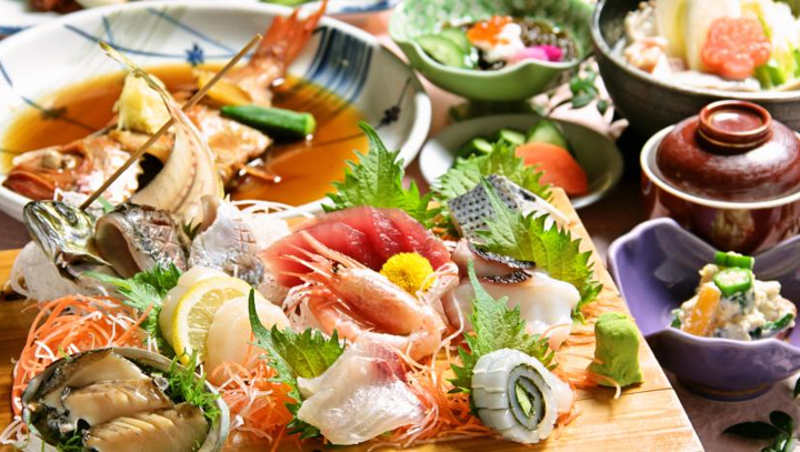 よしののお料理は季節の海鮮膳。