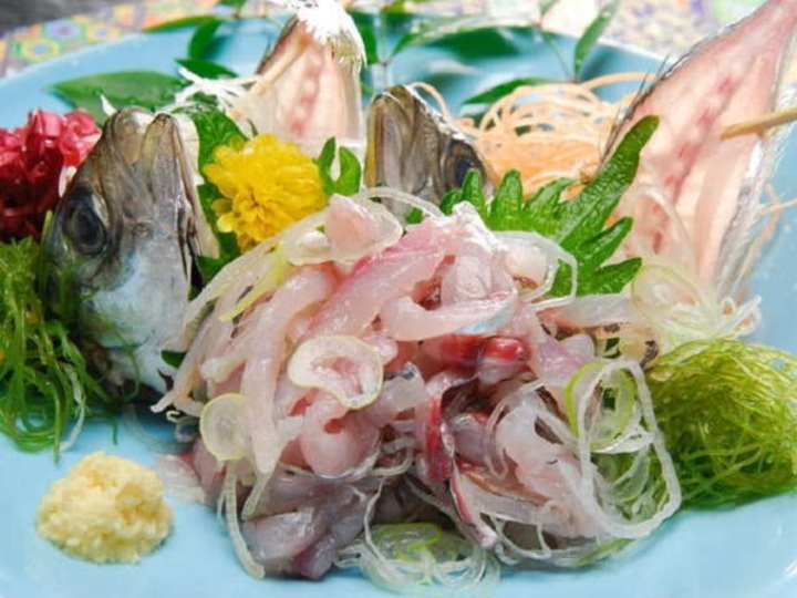 伊東でたくさん水揚げされる　新鮮なあじのたたき