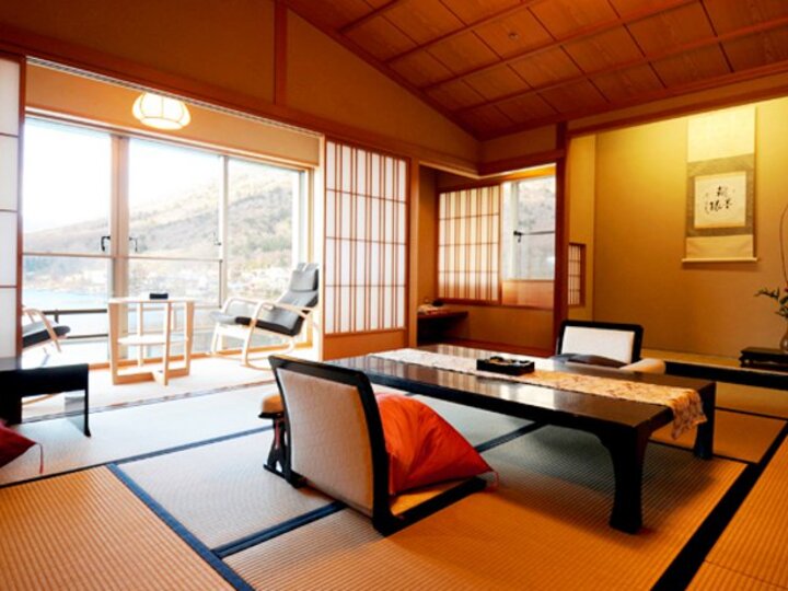 花の宮・山側(和スイートルーム） 