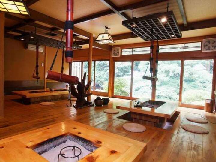 囲炉裏部屋