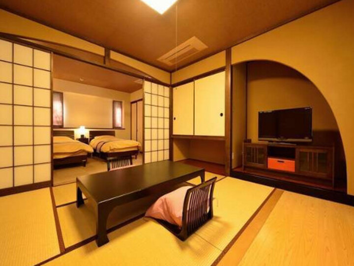 露天風呂付客室・和洋室ツイン[あゆみ（道）・こだま（山）]和室8帖+洋室6帖[ツインベッド]