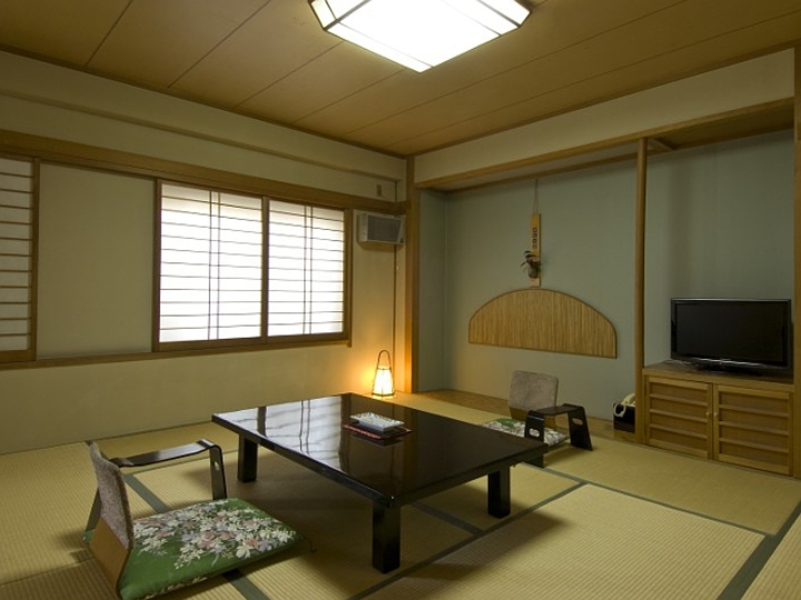 のんびり寛ぎの和室（常磐館10畳一間）