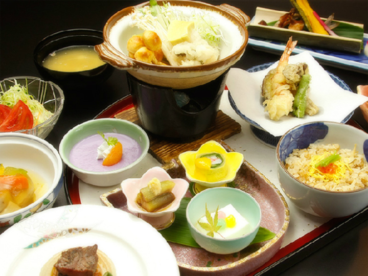 お食事はお部屋食