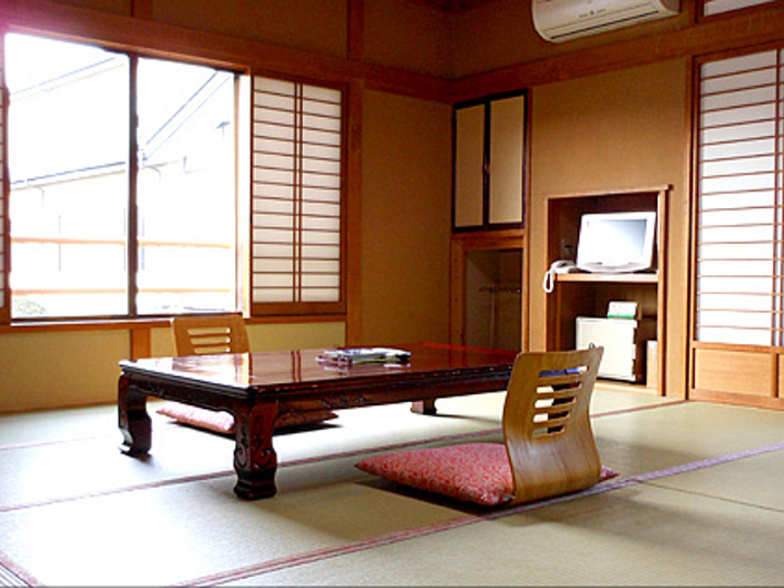 【和室8畳・トイレ付】磯部温泉が見渡せる“眺望の良いお部屋“.