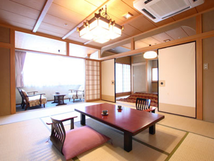 登竜館特別室　和室10畳＋6畳・檜風呂付