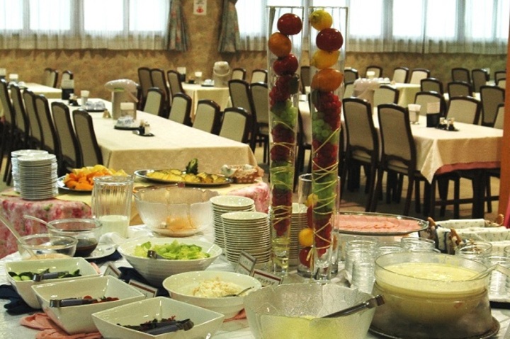 平成の間（朝食バイキング会場）