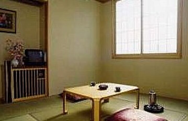 新館　のんびり和室８畳間
