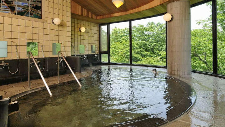 大浴場から望む富士山をご堪能いただけます。