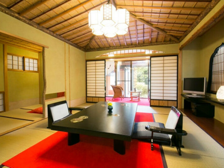 露天風呂付客室【利休】（トイレ・洗面付）／１階 