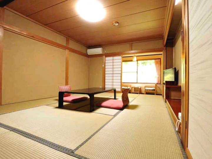 和室１０畳（トイレ付）.