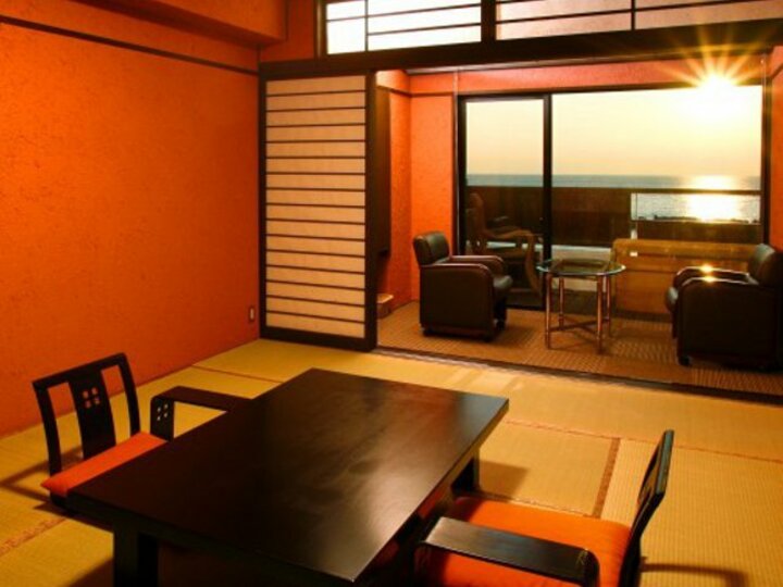 【樽型】桧専用露天風呂付・和室10畳間（オーシャンビュー）.