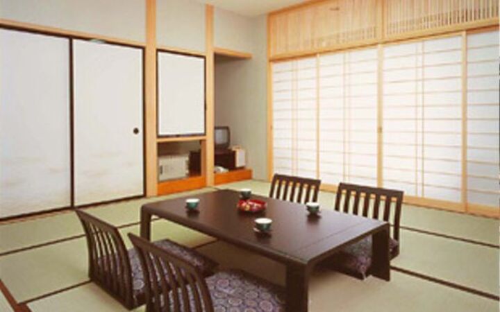 禁煙【寛ぎ和室8畳】