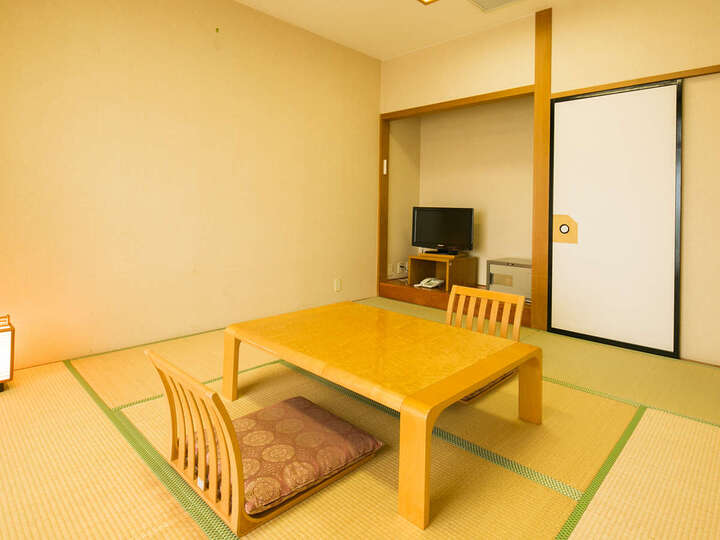 【寛ぎ和室8畳】.
