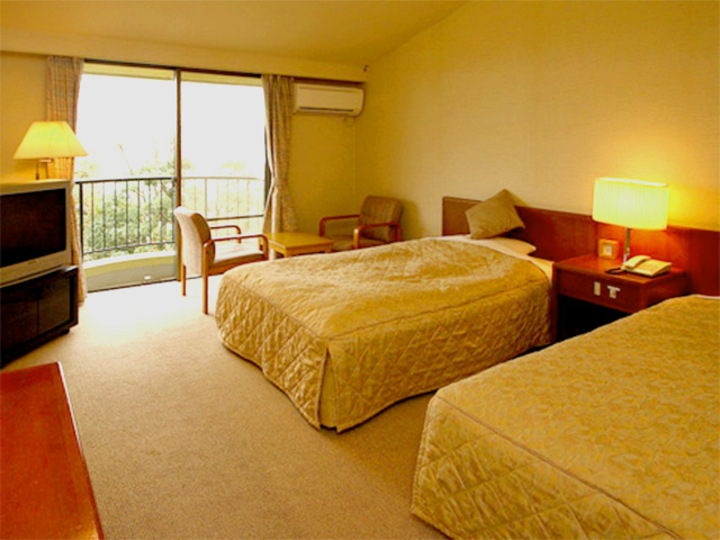 洋室ツイン（バルコニー付）.