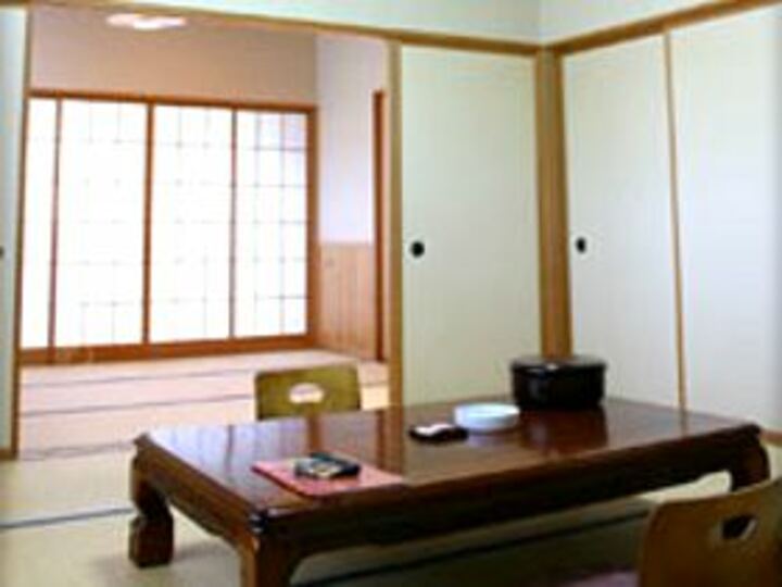 二間続きの和室「離れの間」.