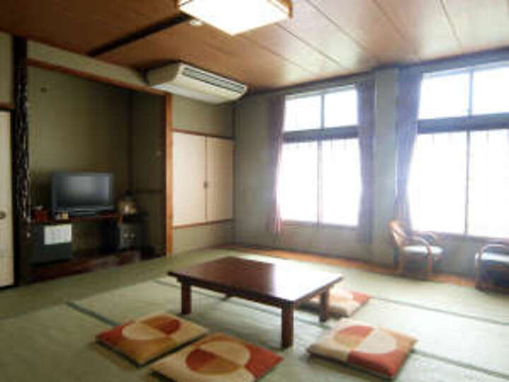【元館】和室12．5畳＜禁煙＞トイレ（ウォシュレット）付、バス無