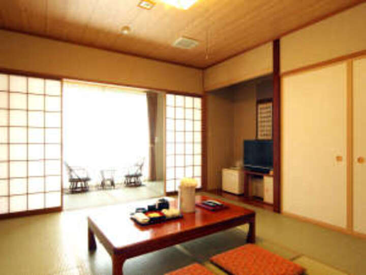 新館10畳＋広縁（角部屋）＜禁煙＞バス・トイレ(ウォシュレット)付き