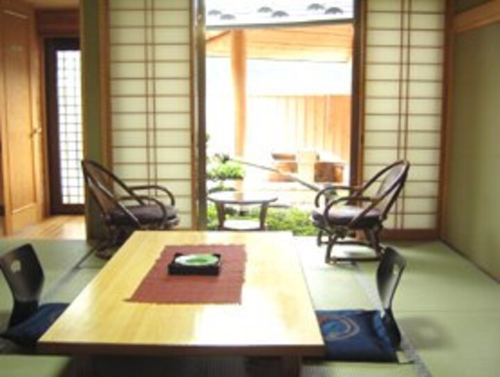 和室10畳露天付き客室 三峰 かたくり.