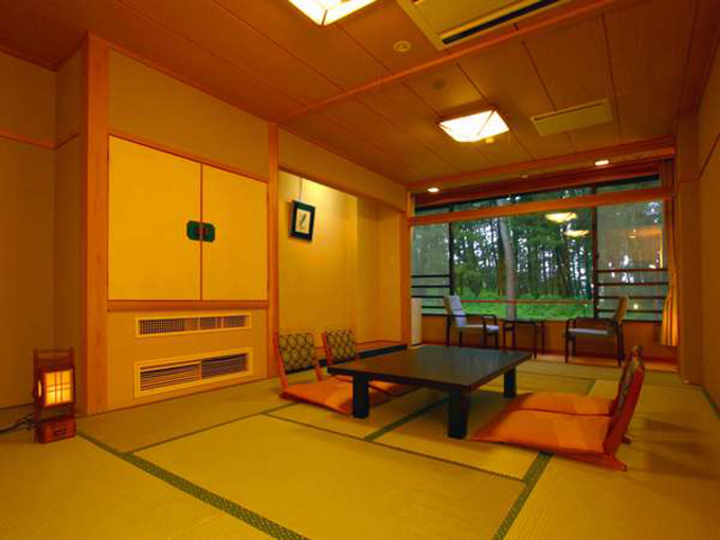 寛ぎの和洋室【１２畳＋バス・トイレ付き】.